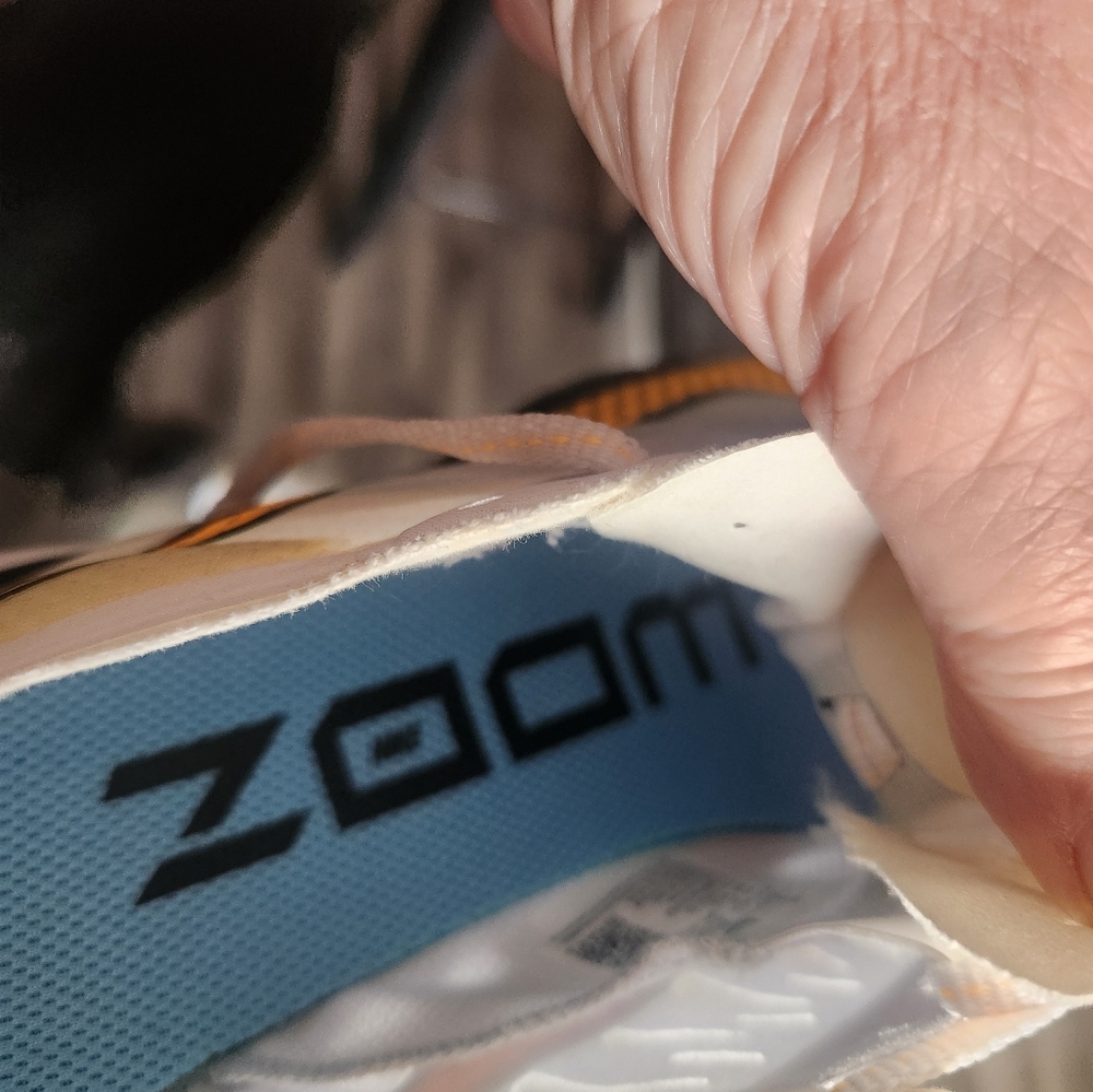 NWOT Nike Zoom Gravity Men's Running Shoes - White and Black - Picture 14 of 16